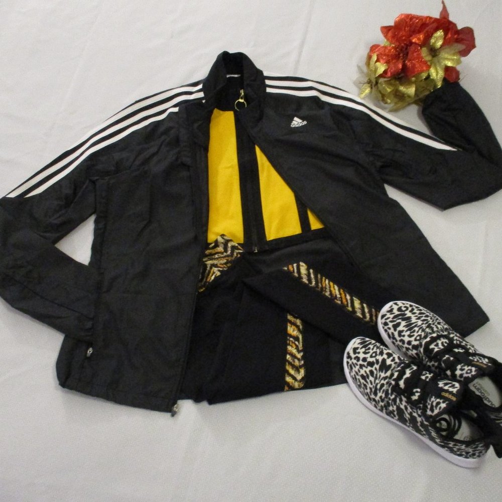 🌹 ADIDAS MARATHON 3-STRIPES JACKET – SIZE M - NWT 🌹
